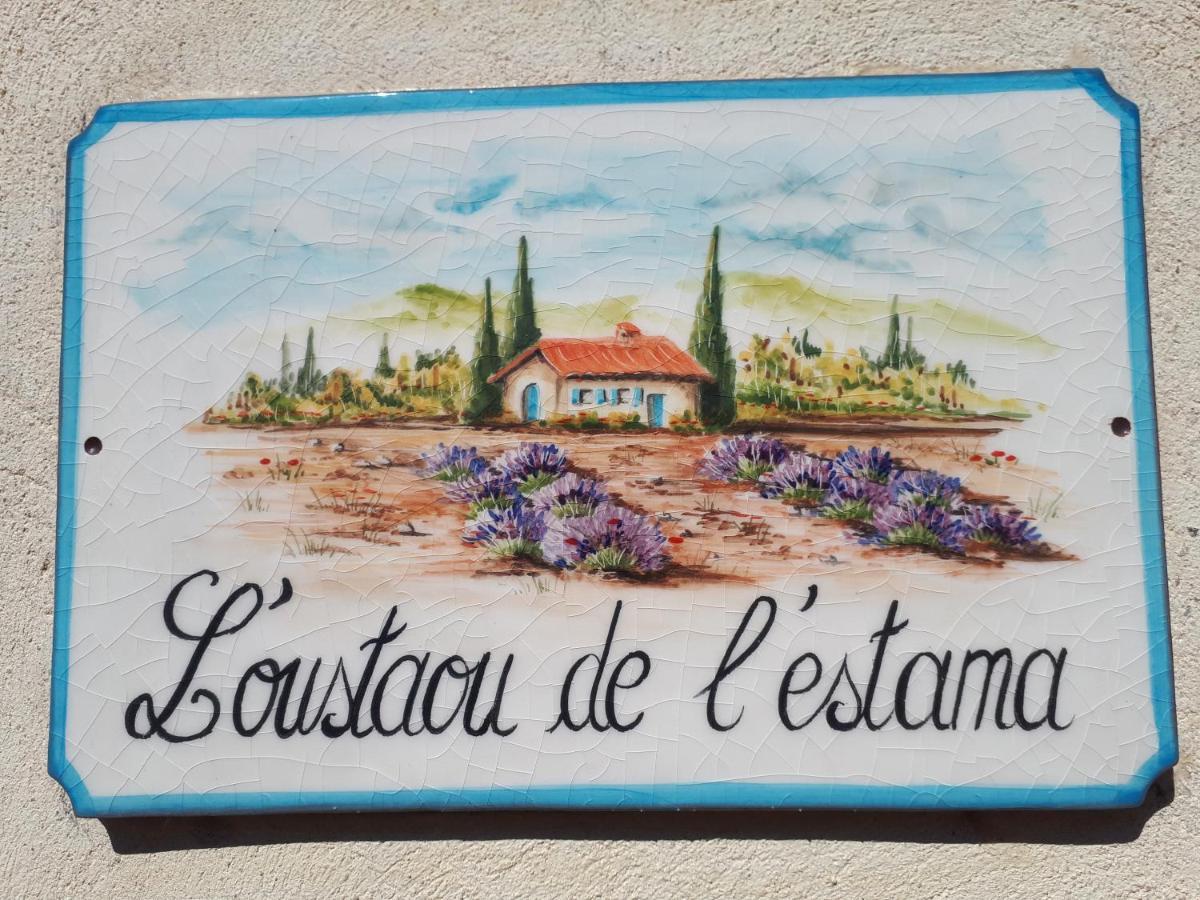 L'Oustaou De L'Estama Bed & Breakfast Rocbaron Exterior photo